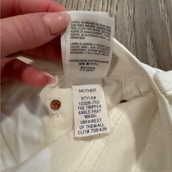 MOTHER The Tripper Ankle Fray Jeans in White Unfairest of Them All Jeans Size 27 - Picture 15 of 16